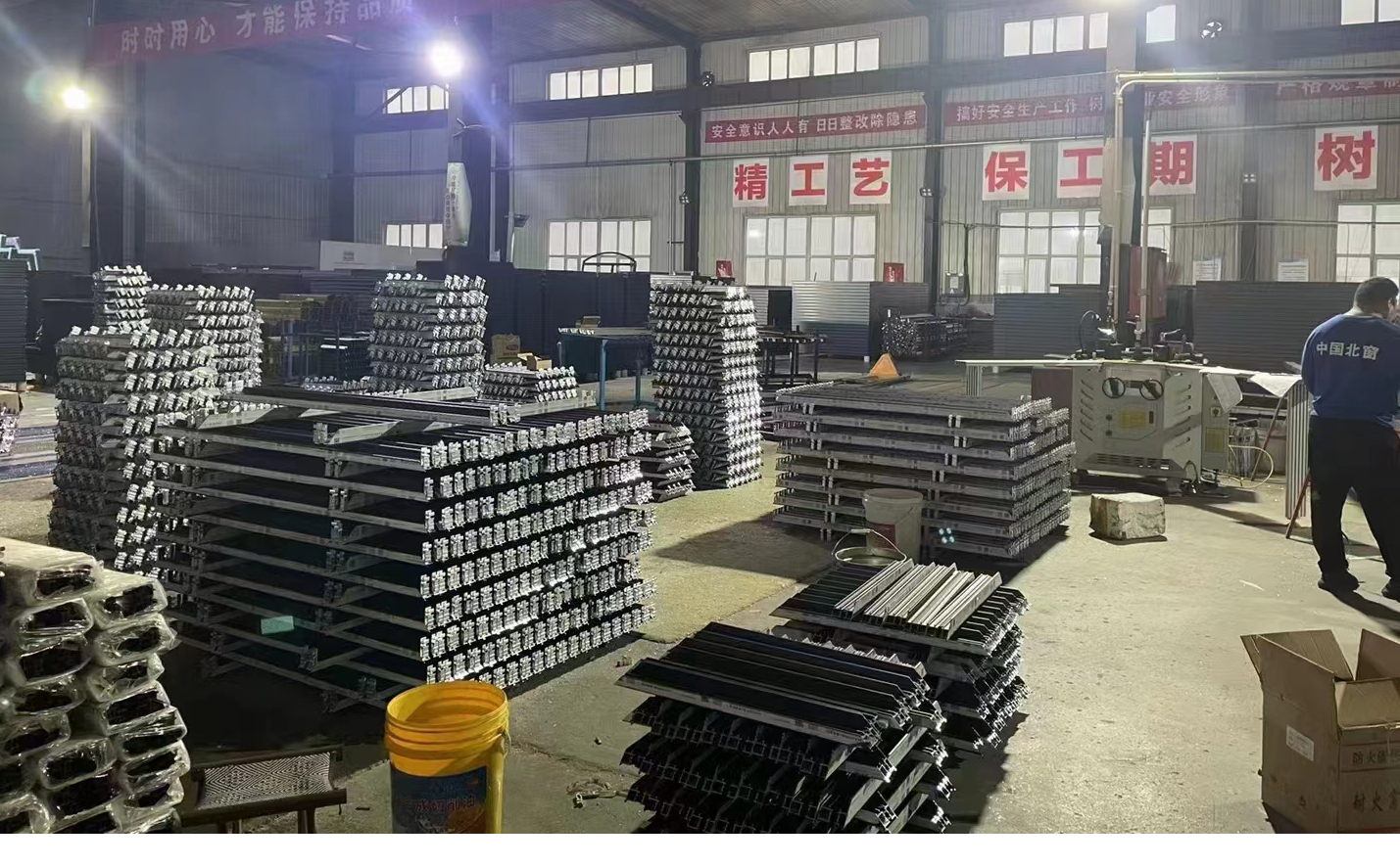 包頭門窗護欄圍欄廠